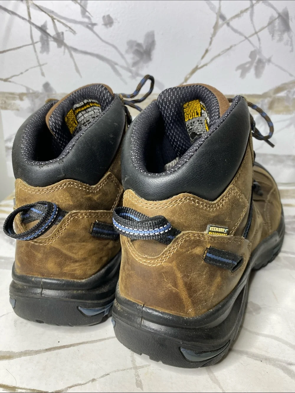 Keen automatically photos