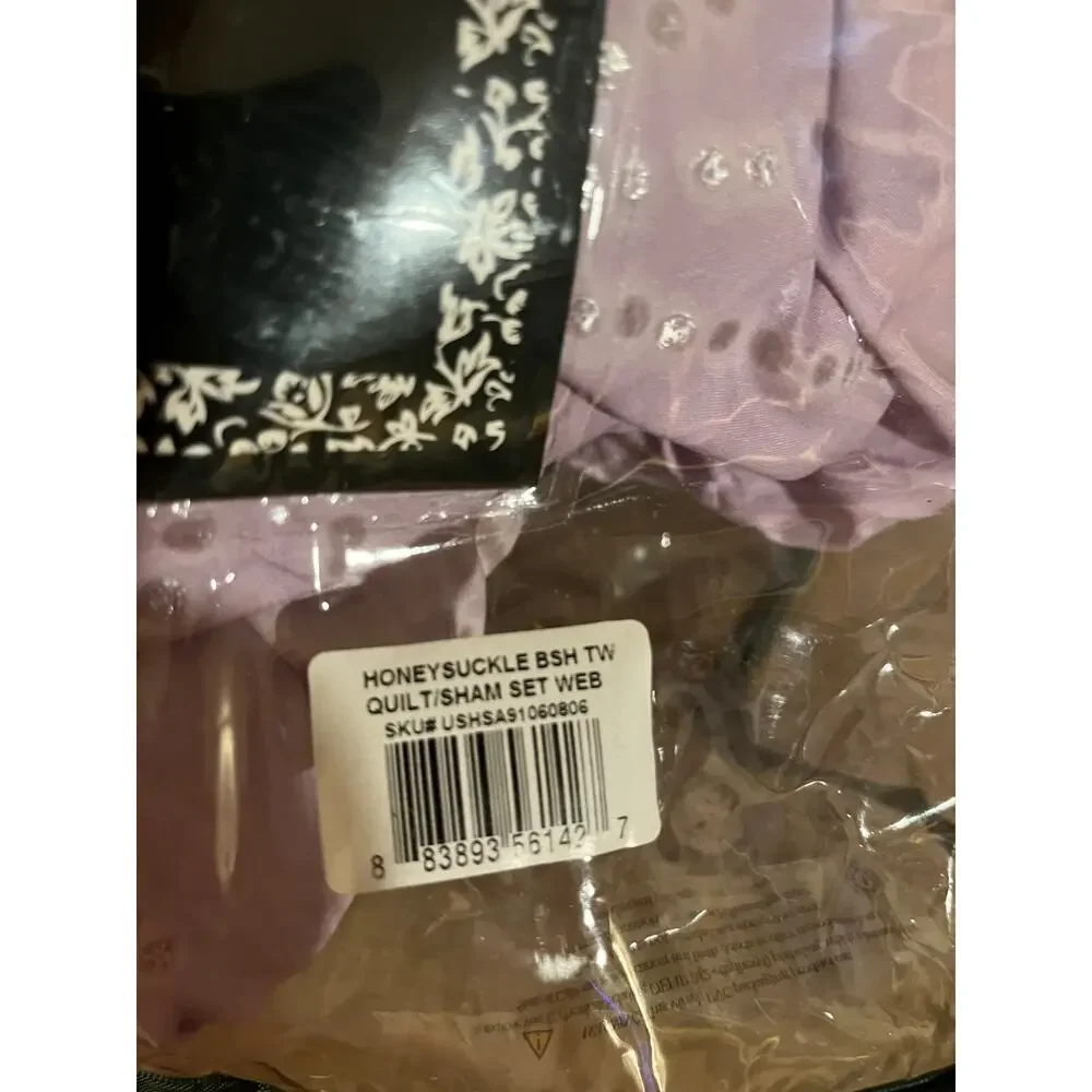 Laura Ashley Twin comforter without sham‎ purple and white