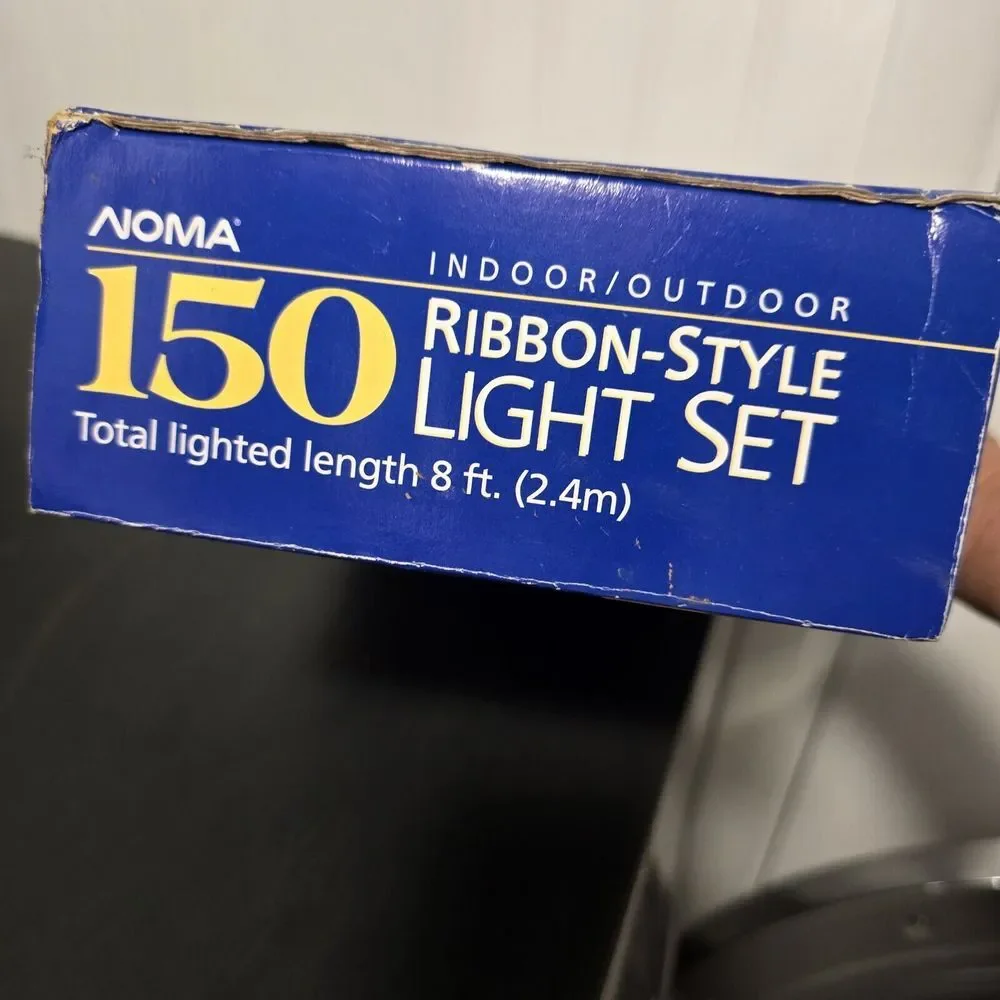 NIB Blue 150 Light Set Indoor/Outdoor‎ Ribbon Style Tree Lights