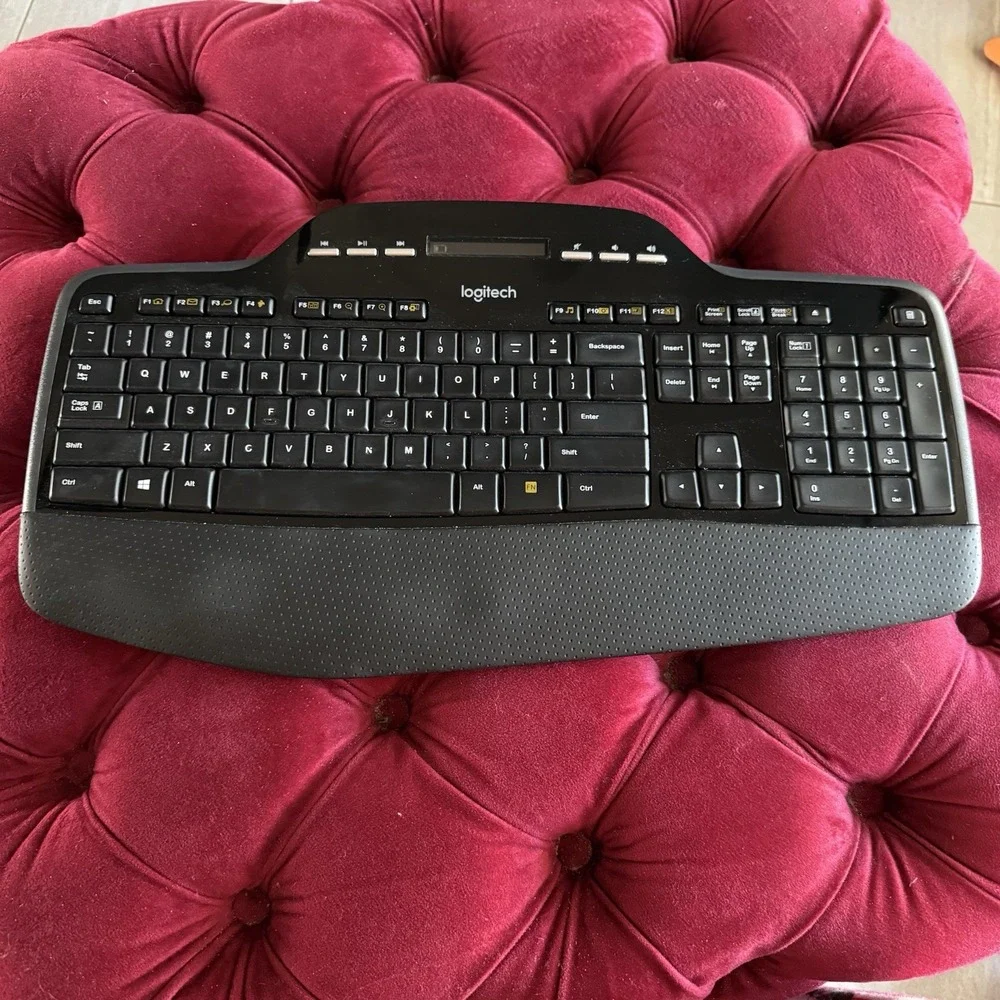 Logitech MK710 Wireless‎ Keyboard (NO DONGLE) Broken Rear Leg