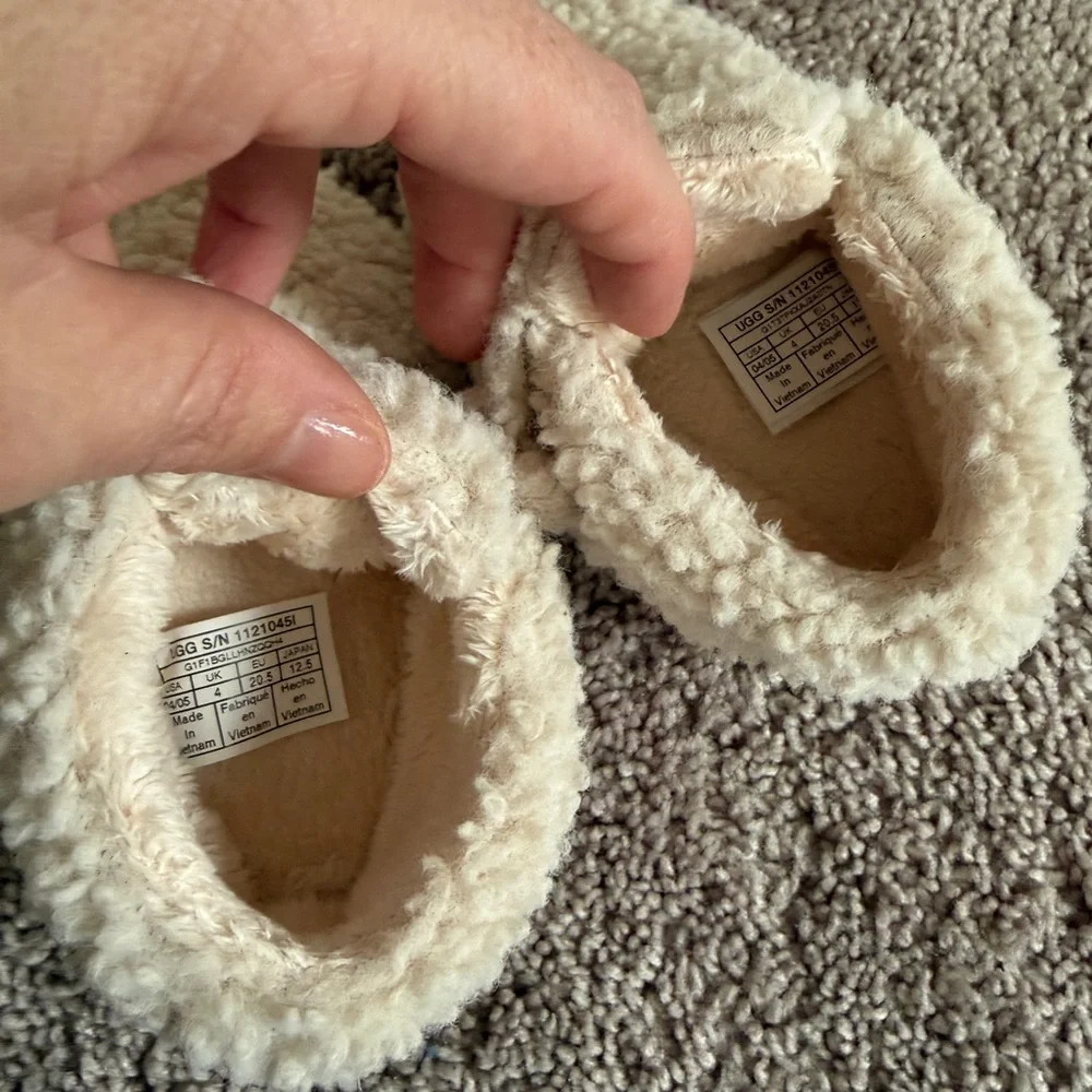 UGG cozy sherpa