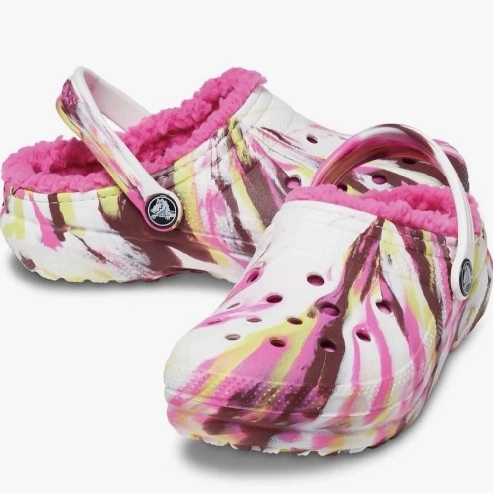CROCS adorable cozy