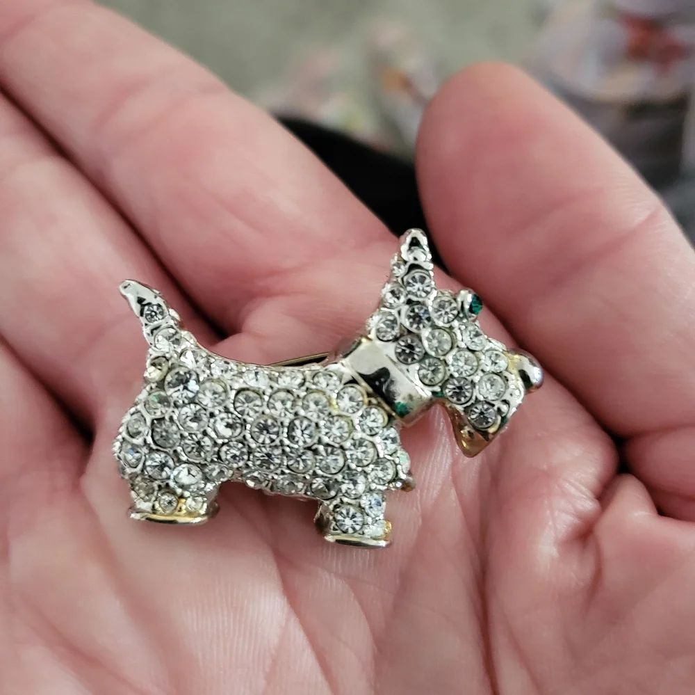 Sparkling Silver Tone‎ Dog Brooch