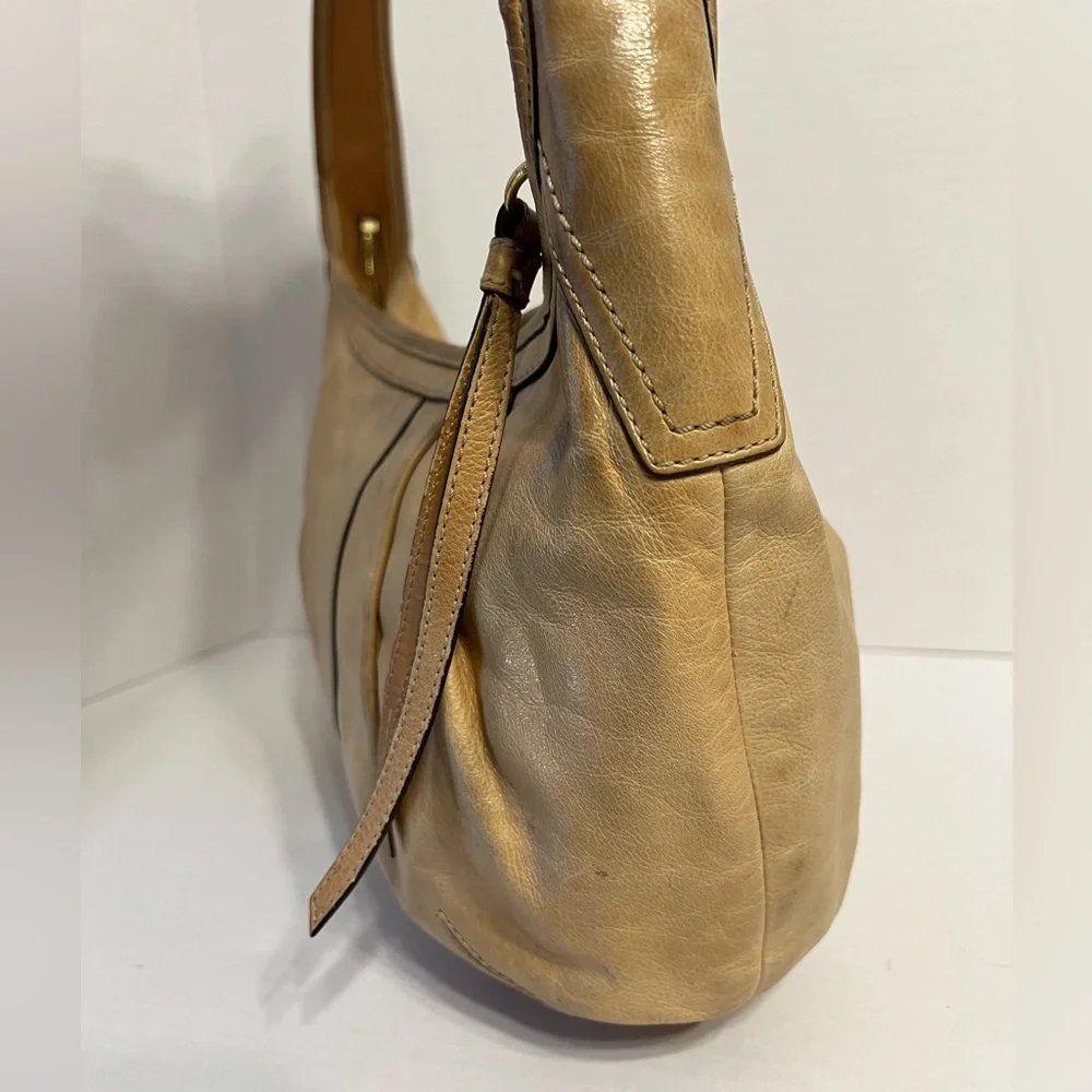 Coach vintage questions camel