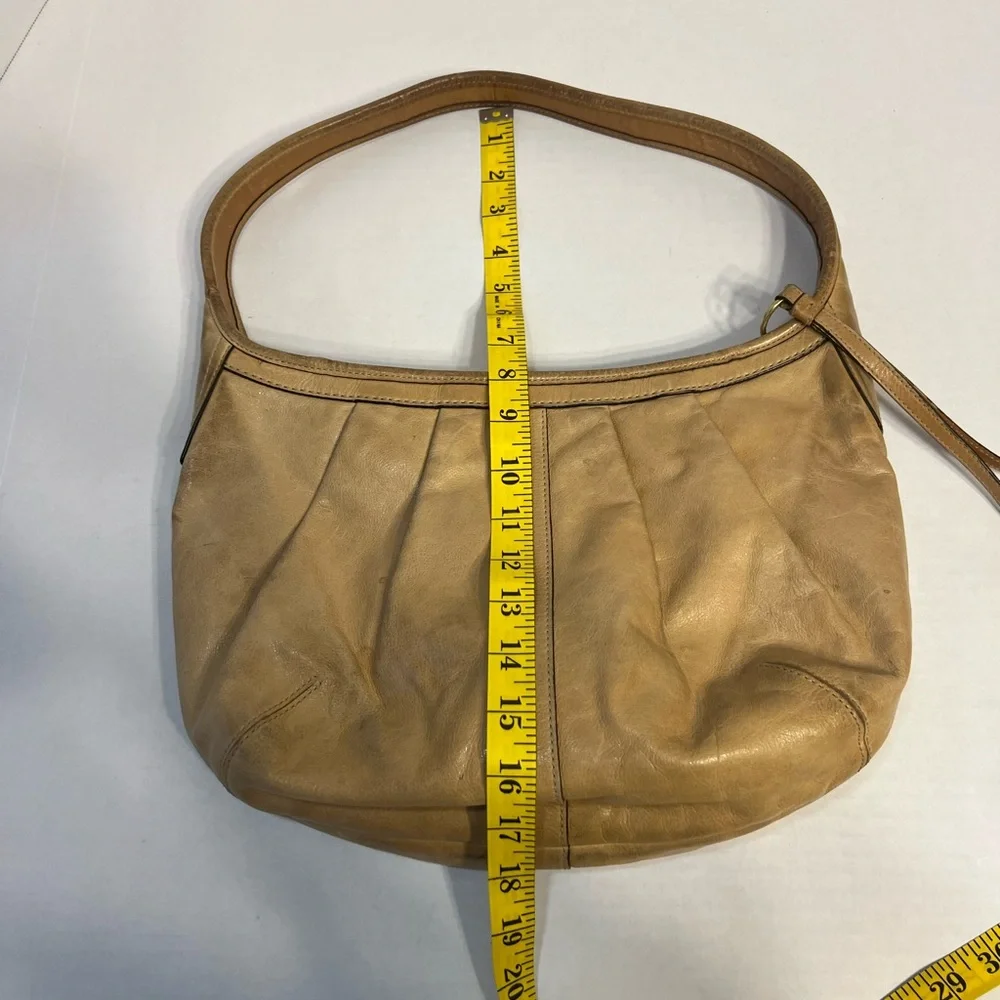 Coach camel style hobo