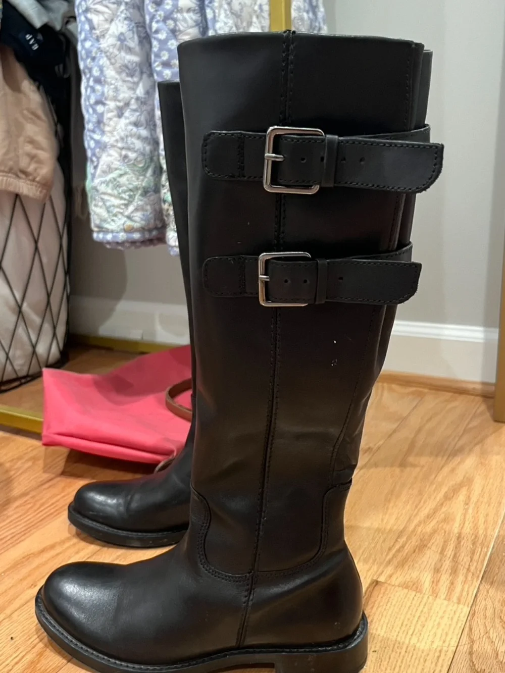 Ecco brand new
