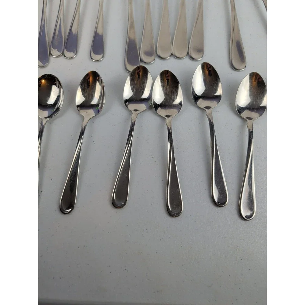 Oneida set includes