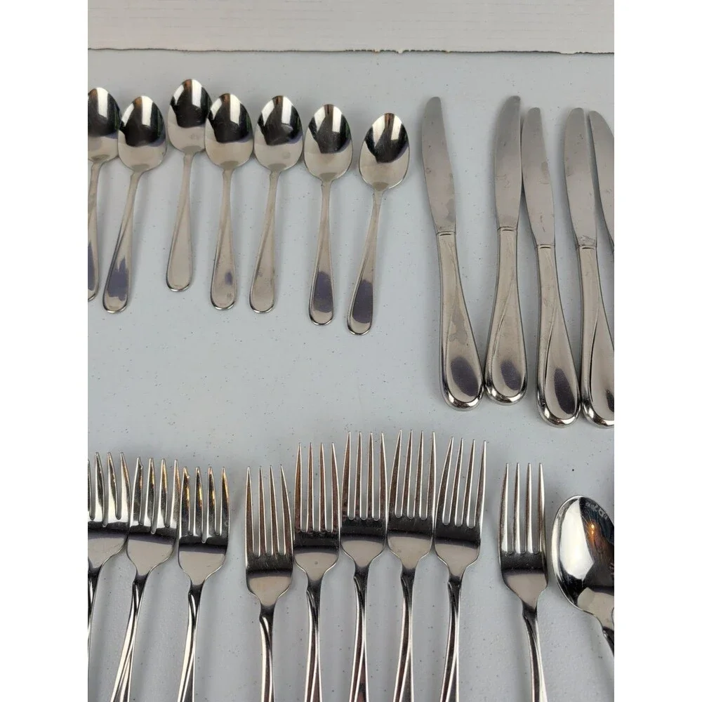 Oneida set includes