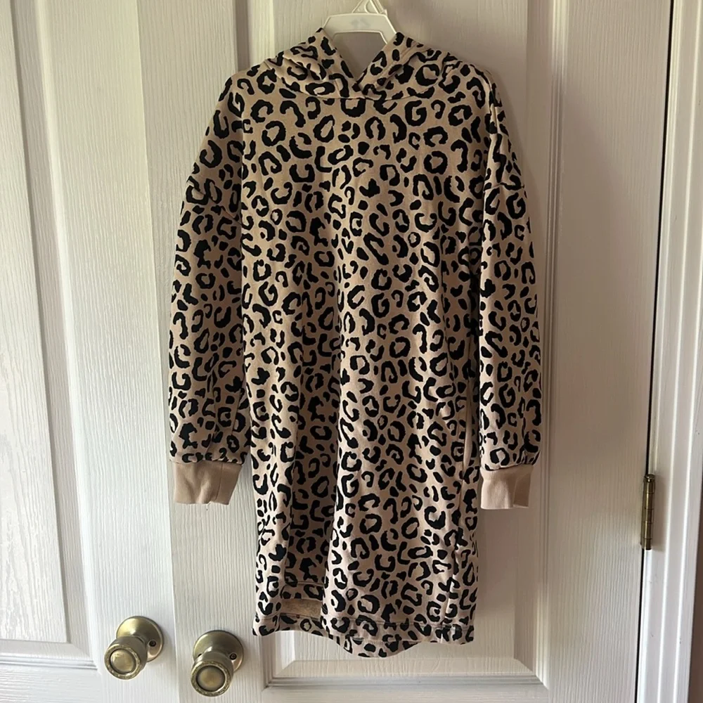 Old Navy Beige and Black Leopard Print Hoodie
