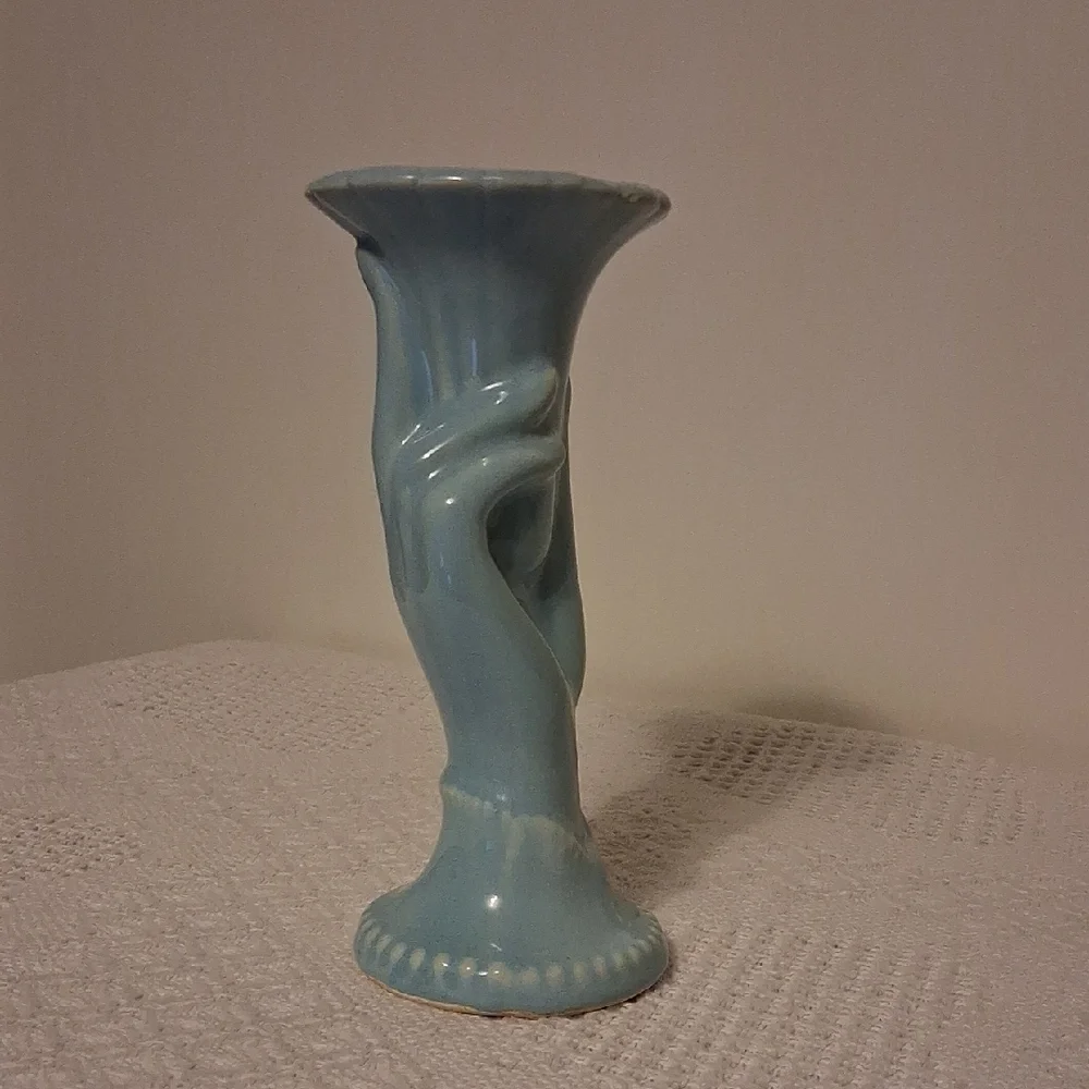 Shawnee Pottery elegant iconic