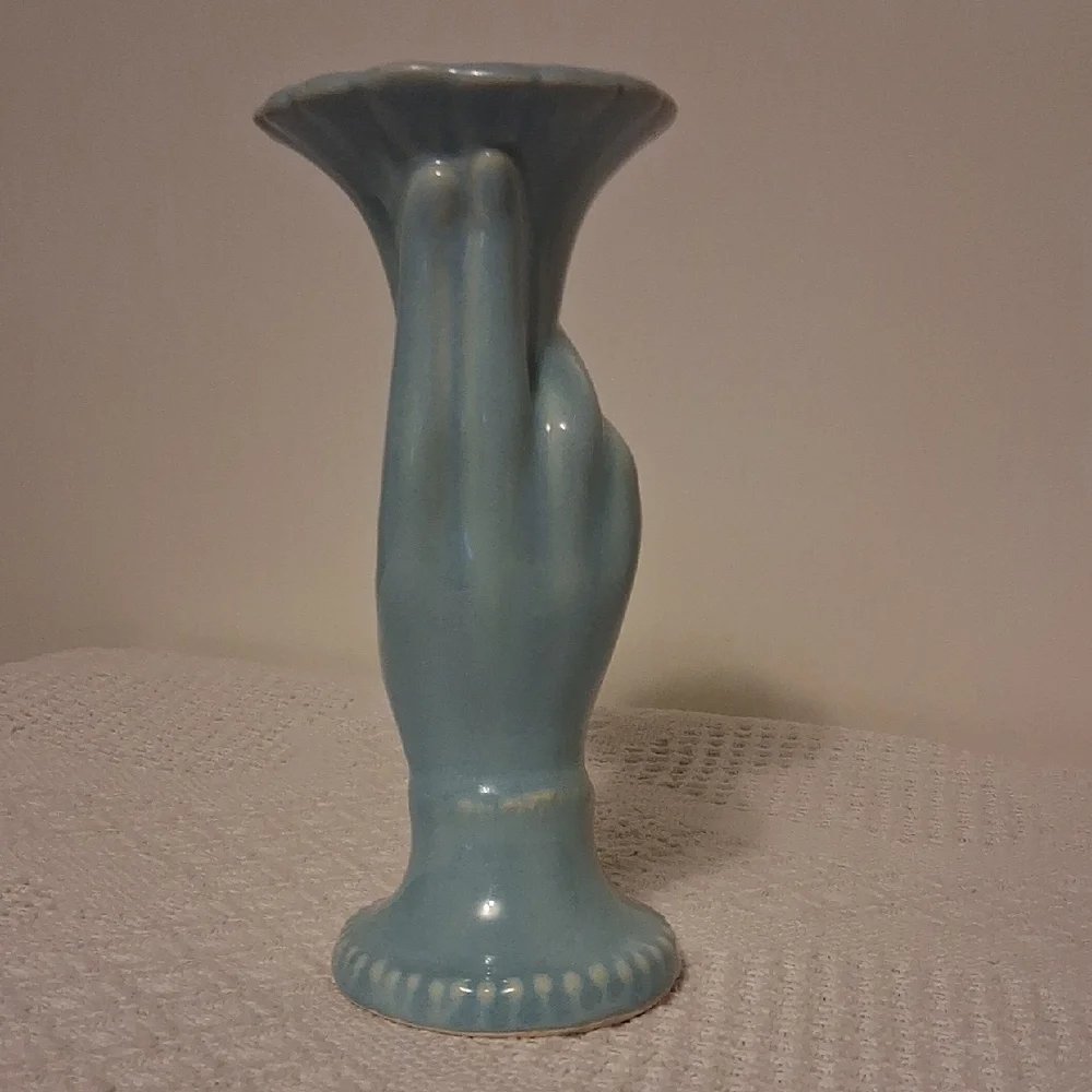 Shawnee Pottery elegant iconic