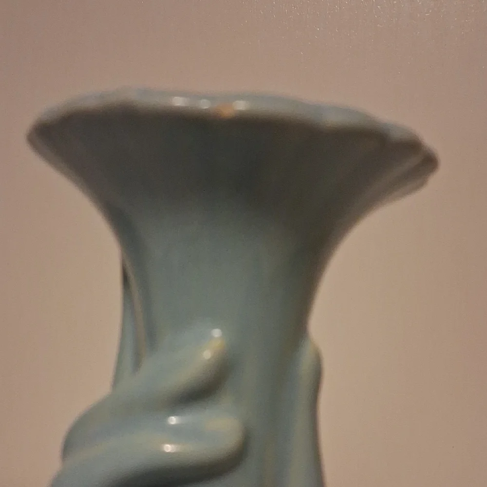 Shawnee Pottery elegant iconic
