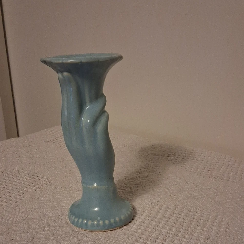 Shawnee Pottery elegant iconic