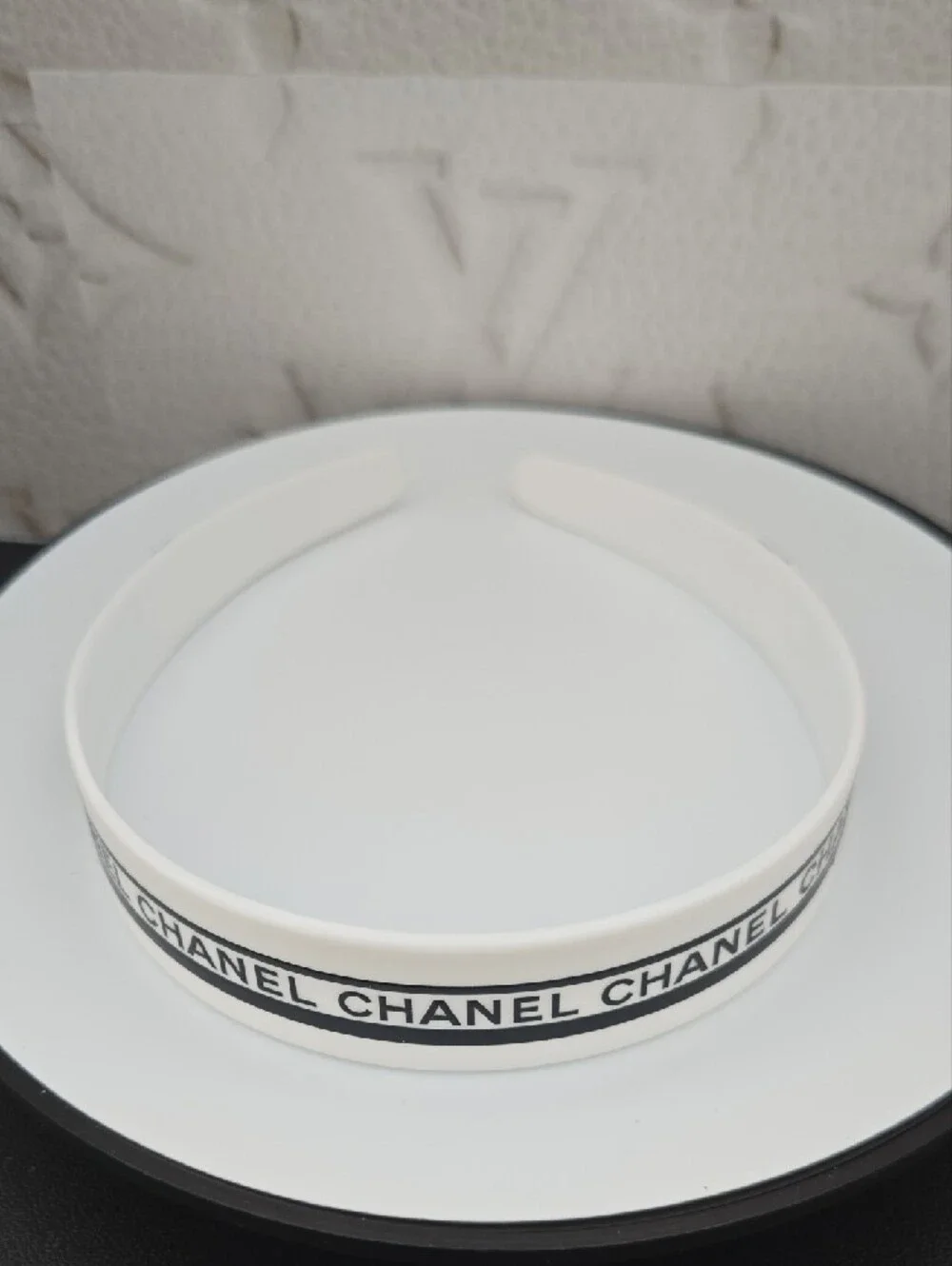 no brand sleek lux