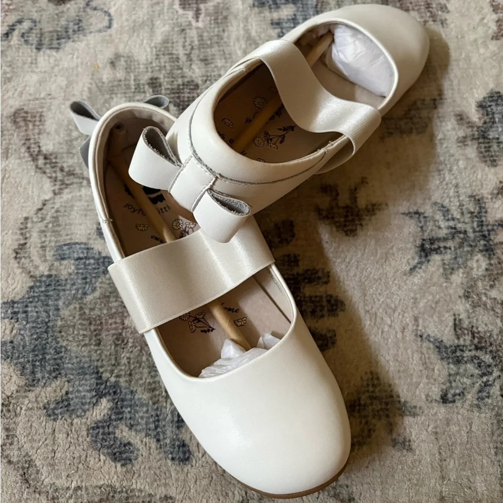 Livie & Luca brand new