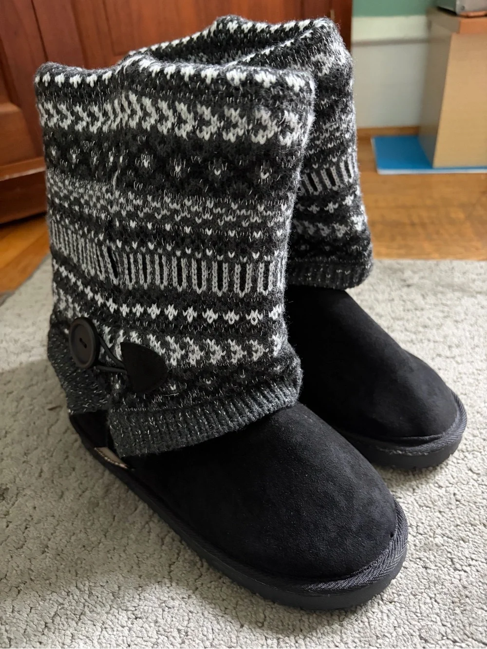 Women’s Muk Luks Boots Size 7W