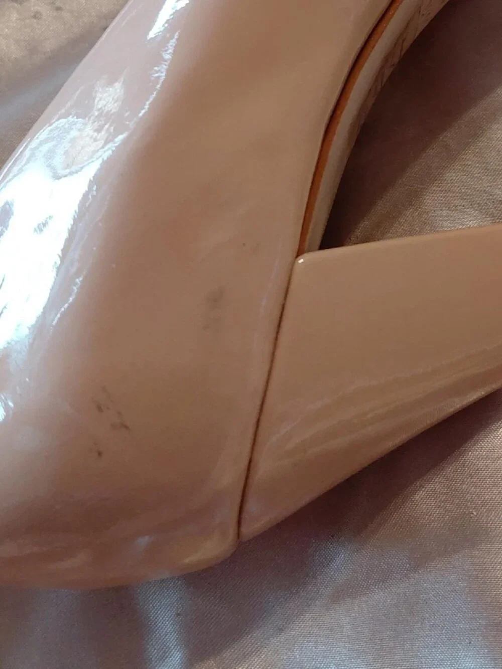 SCHUTZ features cut