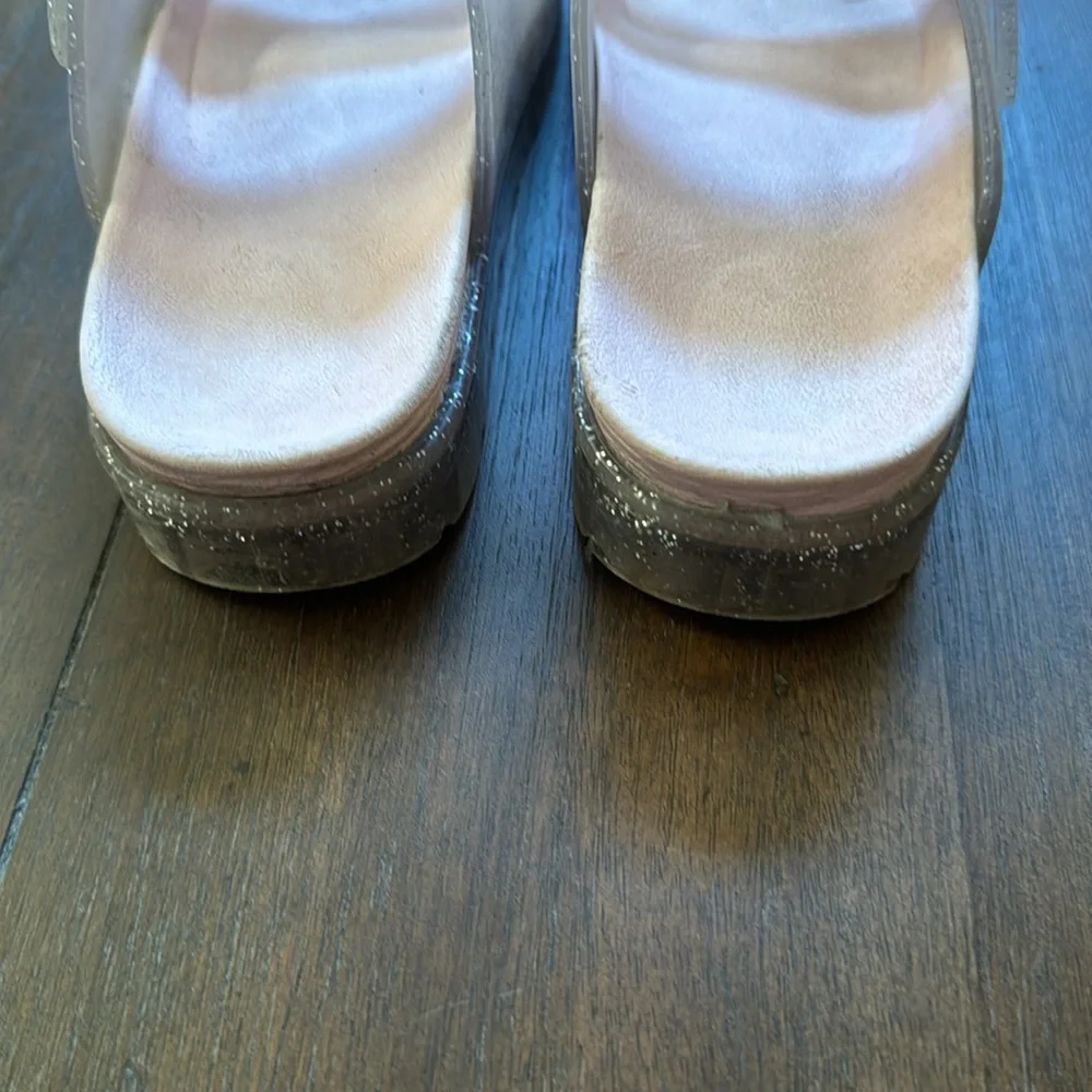 Size 2/3 Juicy Couture slippers and generic pink slides