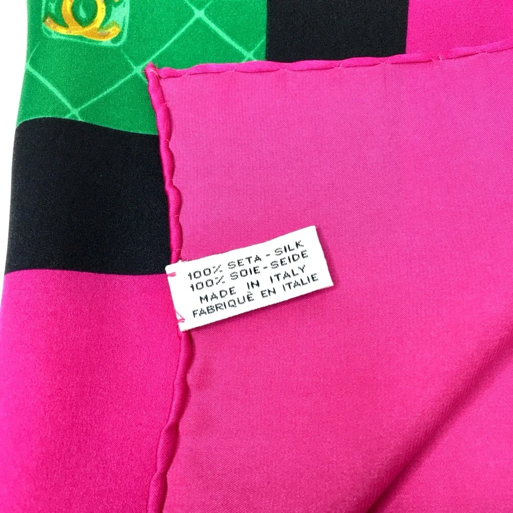 CHANEL details piece environment