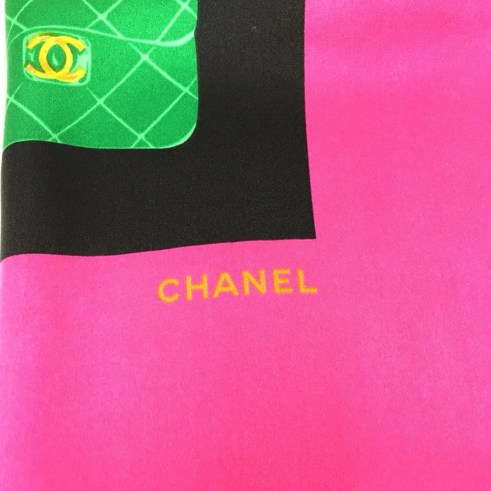 CHANEL scarf minor