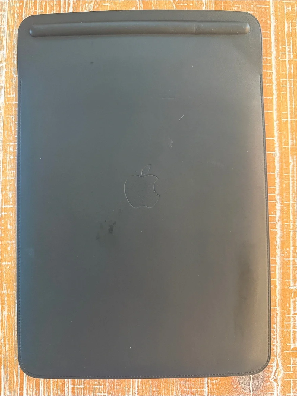 Apple sleek black