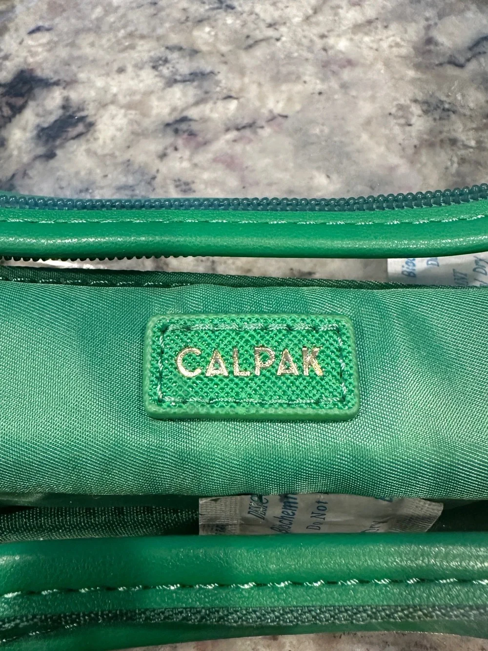 Calpak lay so it