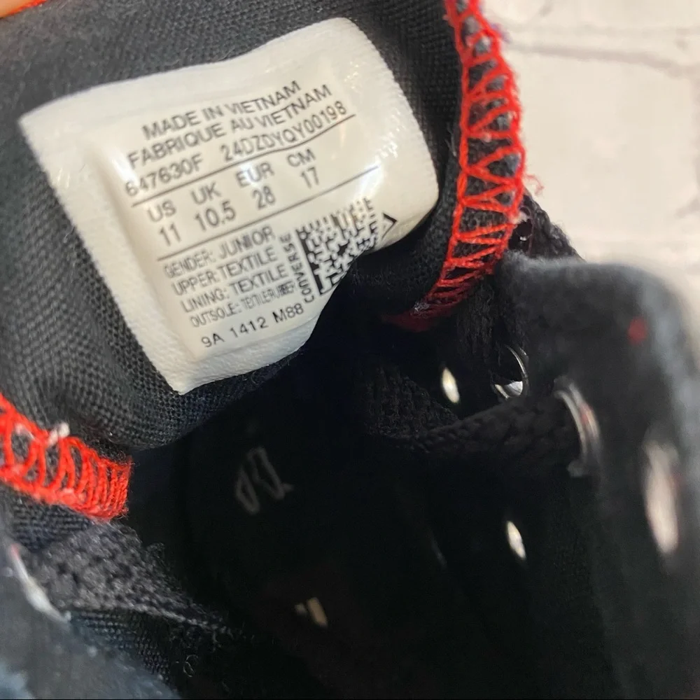 Converse size c11