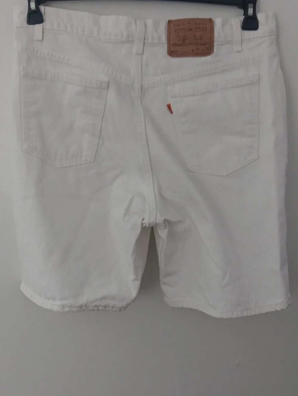 Levis classic white