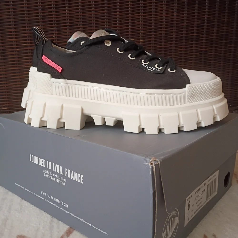 Palladium stylish platform