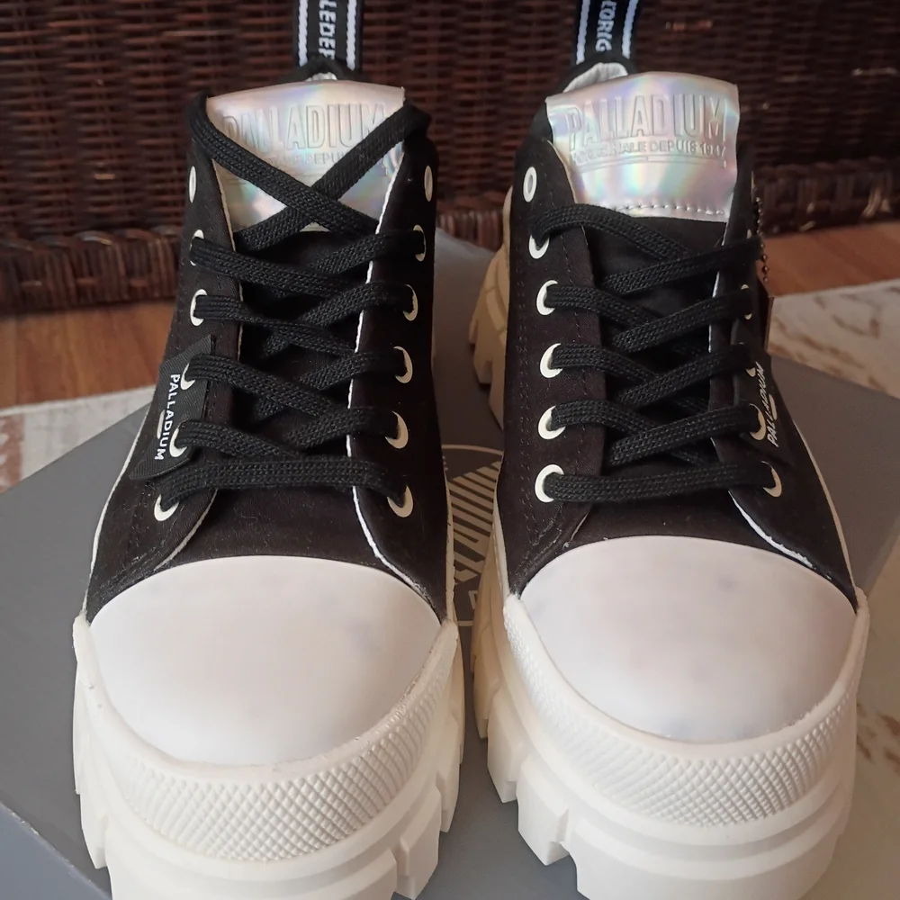 Palladium stylish platform