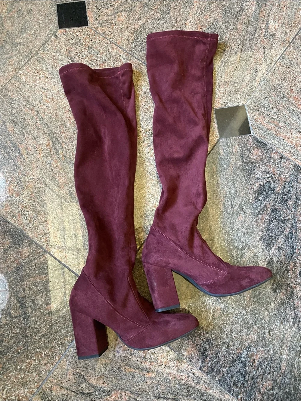 OROSCURO worn couple