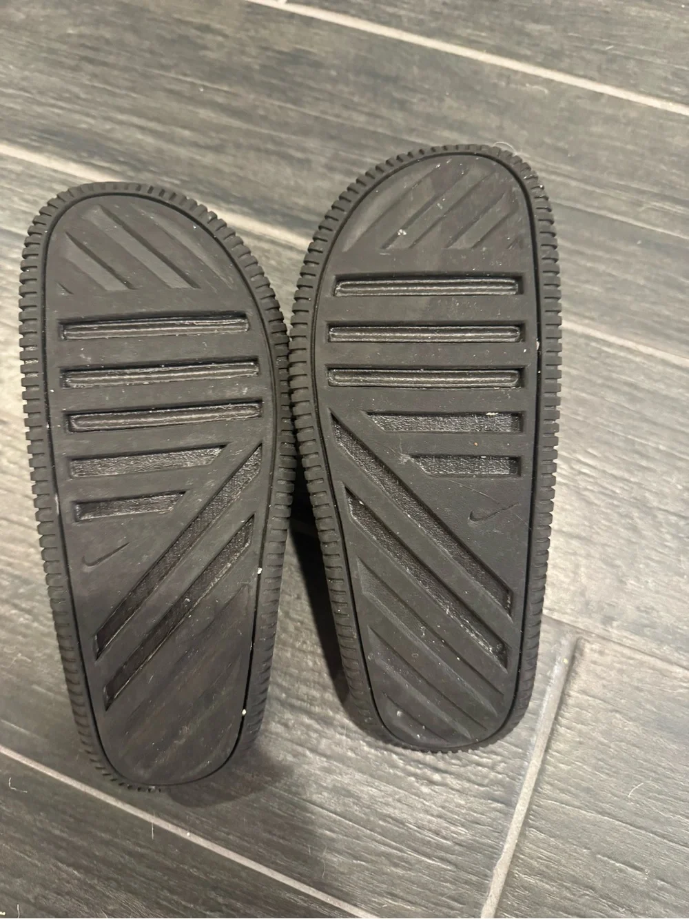 Nike lightweight slip