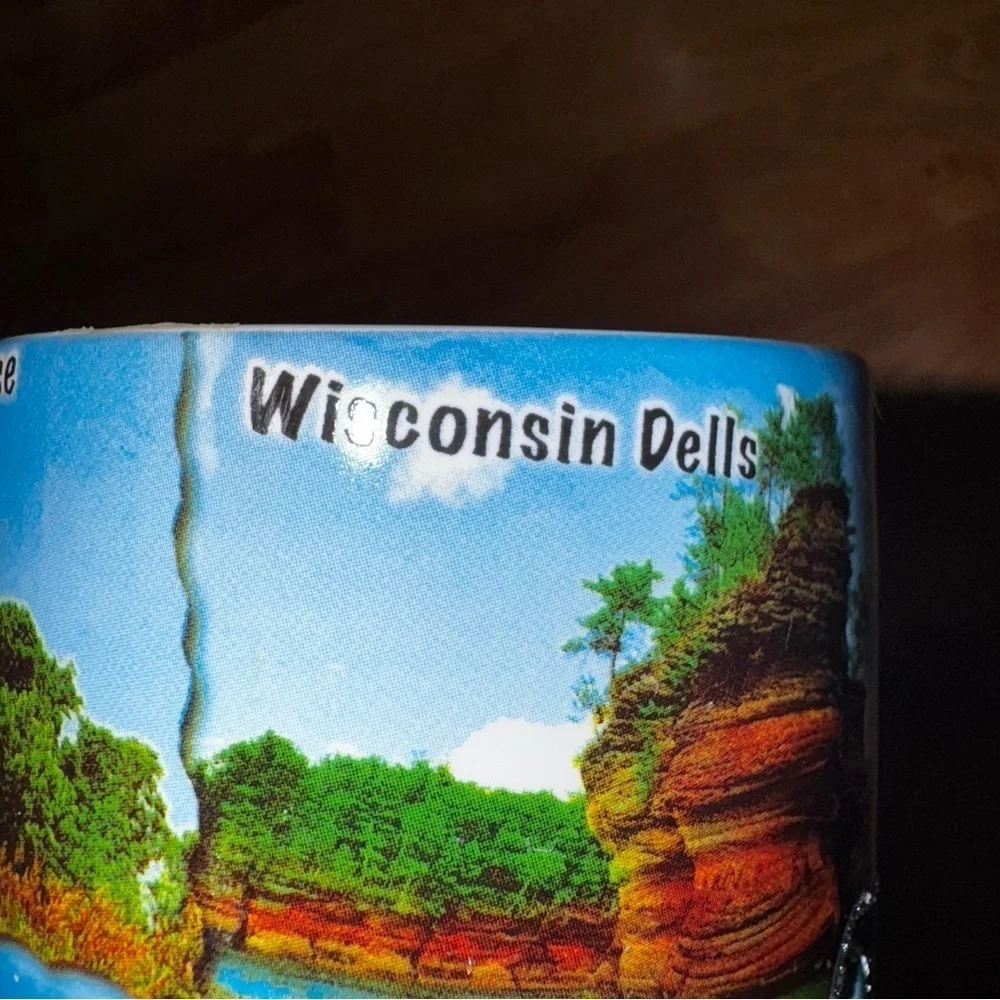 Americaware Wisconsin 18 Oz Tall Color Etched Collage All Over Print Coffee Mug