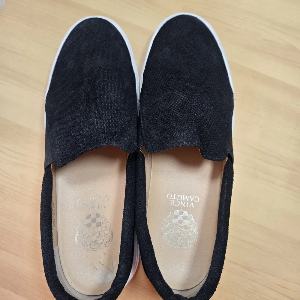 Vince Camuto description well