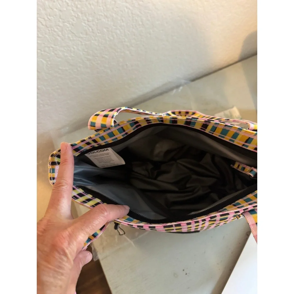 Volcom upper class