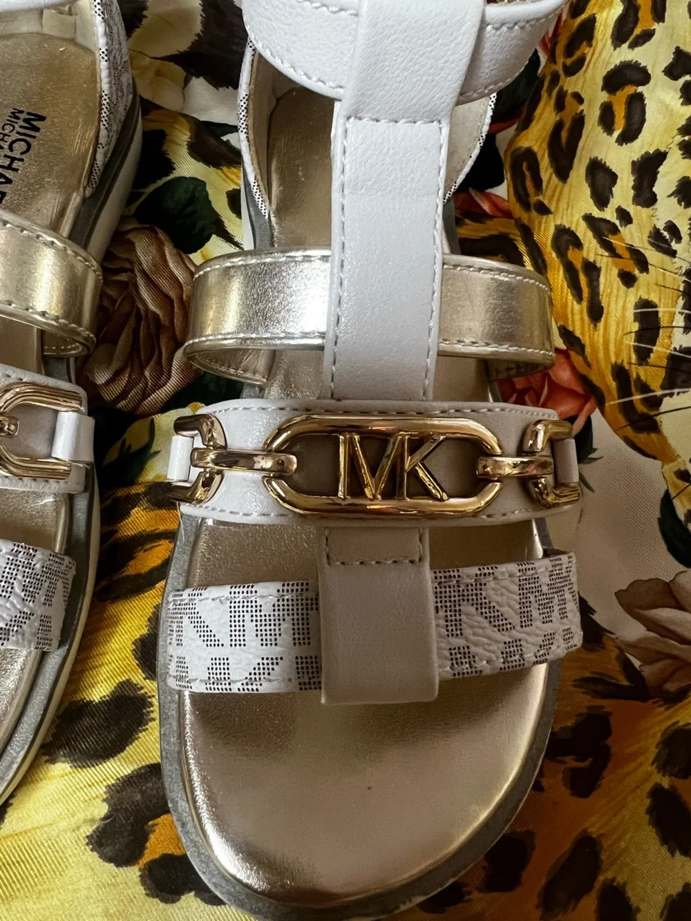 Michael Kors Girls Brandy Hannah Sandals White Gold MK Logo Size 11 EU 29