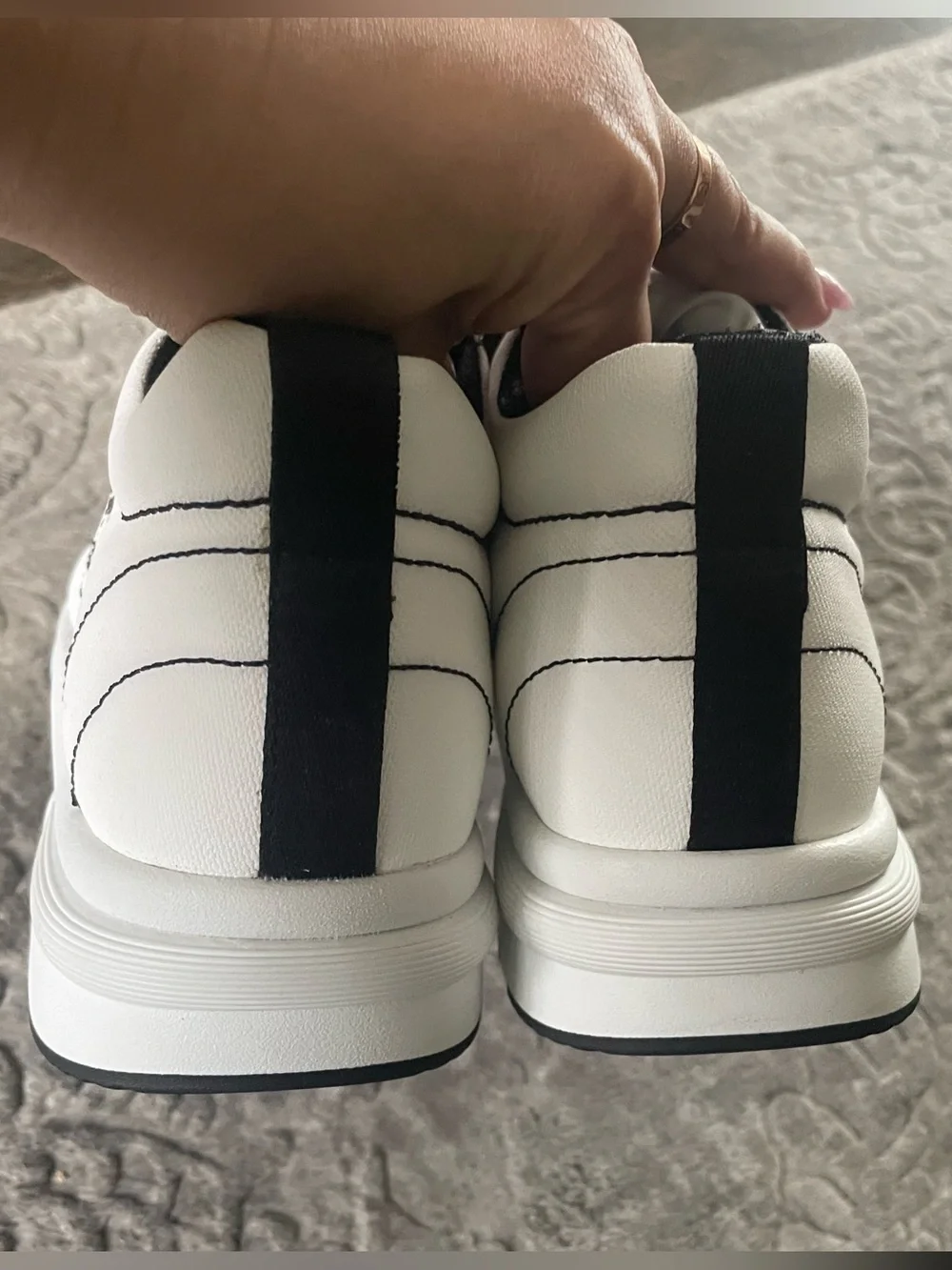 CHANEL detail runner