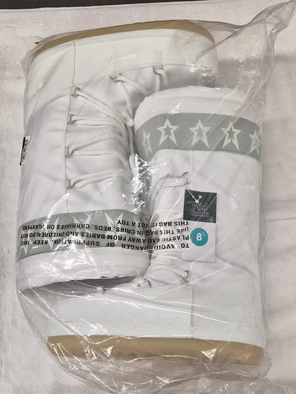wild fable White Star-Trim Snow Boot Size 8