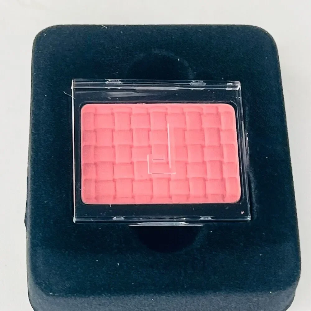 Doucce freematic blush