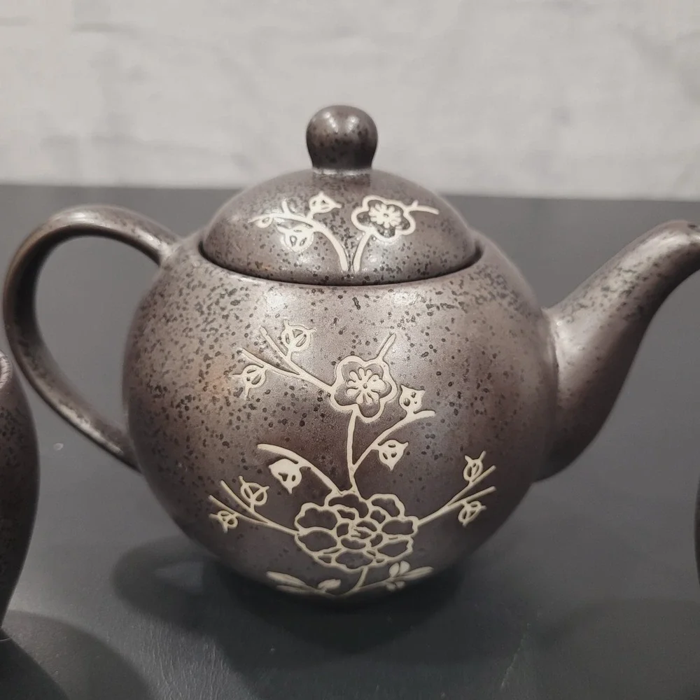 Japanese Teapot and cups with Seeper Strainer Black