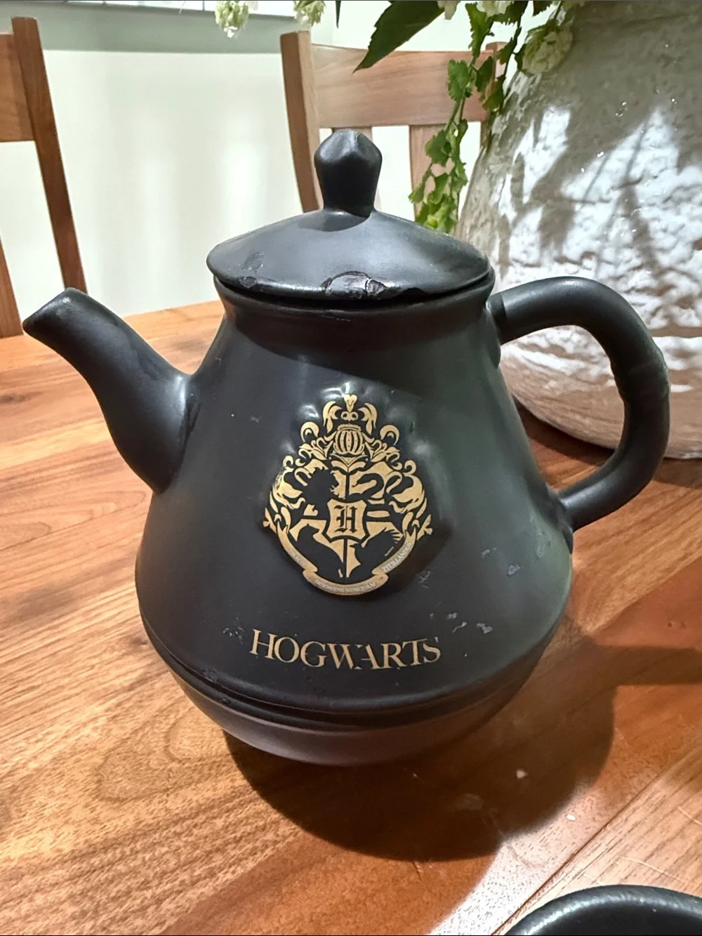Harry Potter Teapot with 2 Hogwarts Cauldron Mugs