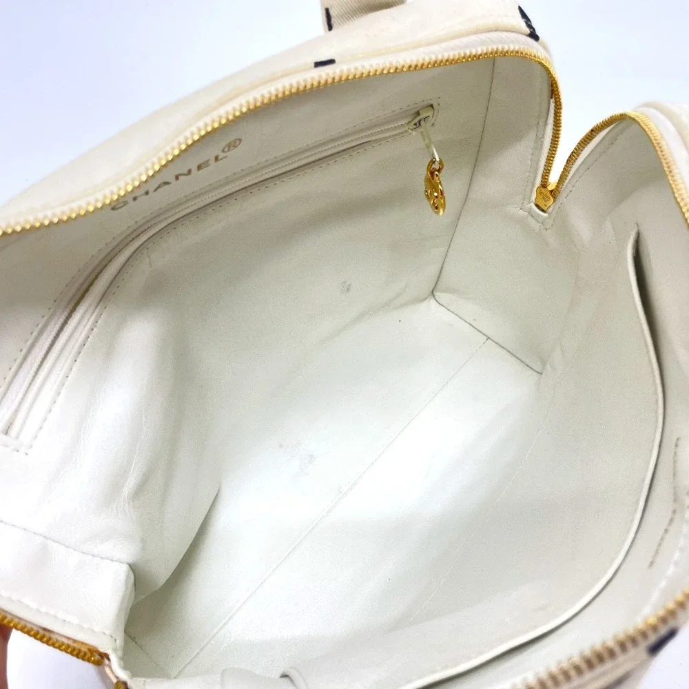 CHANEL white bag