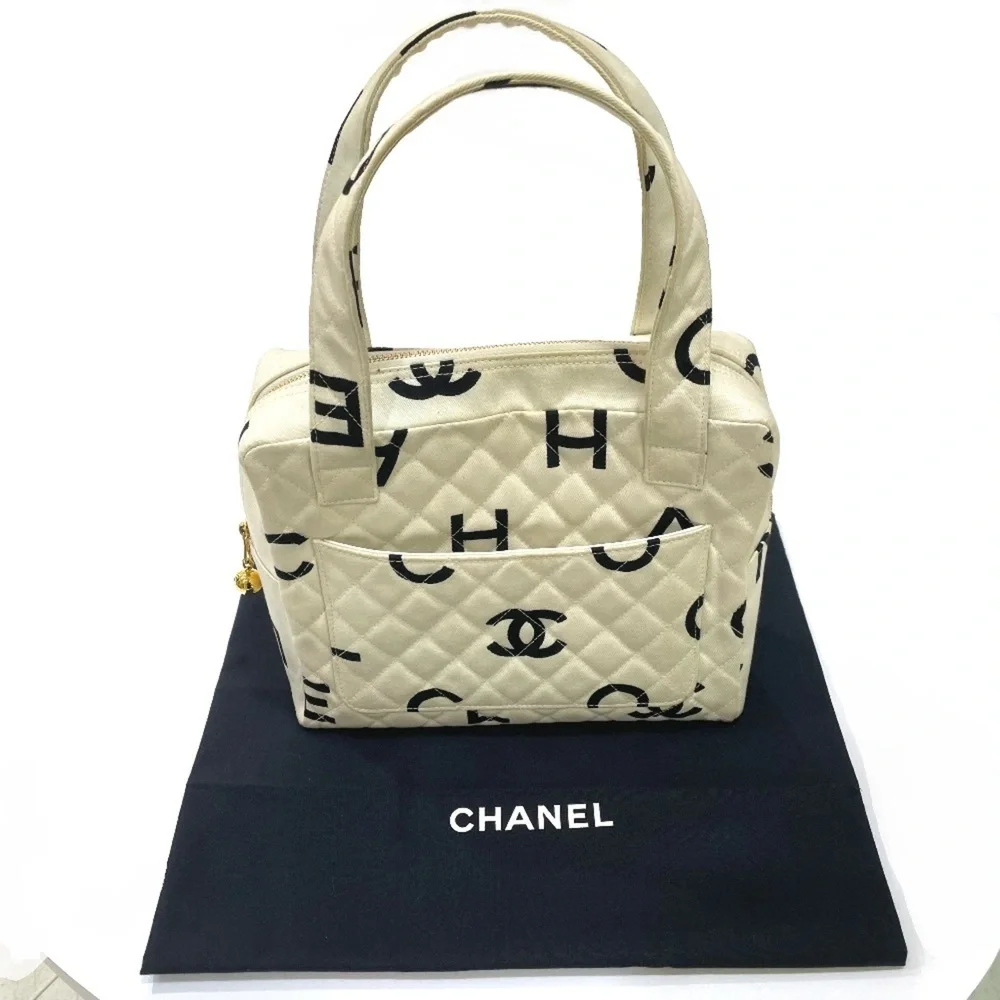 CHANEL white bag