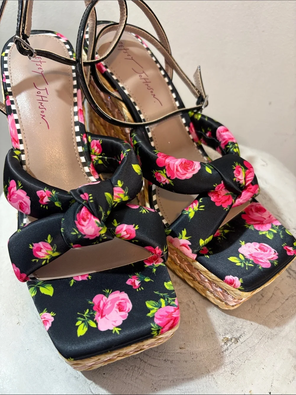 Betsey Johnson euc size