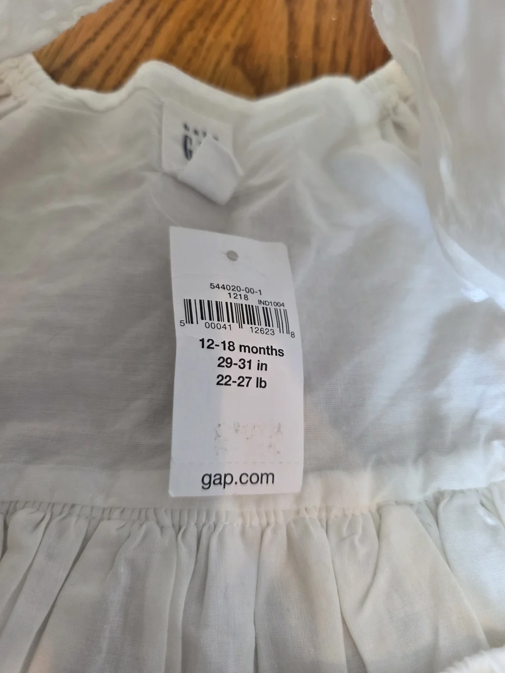 GAP charming white