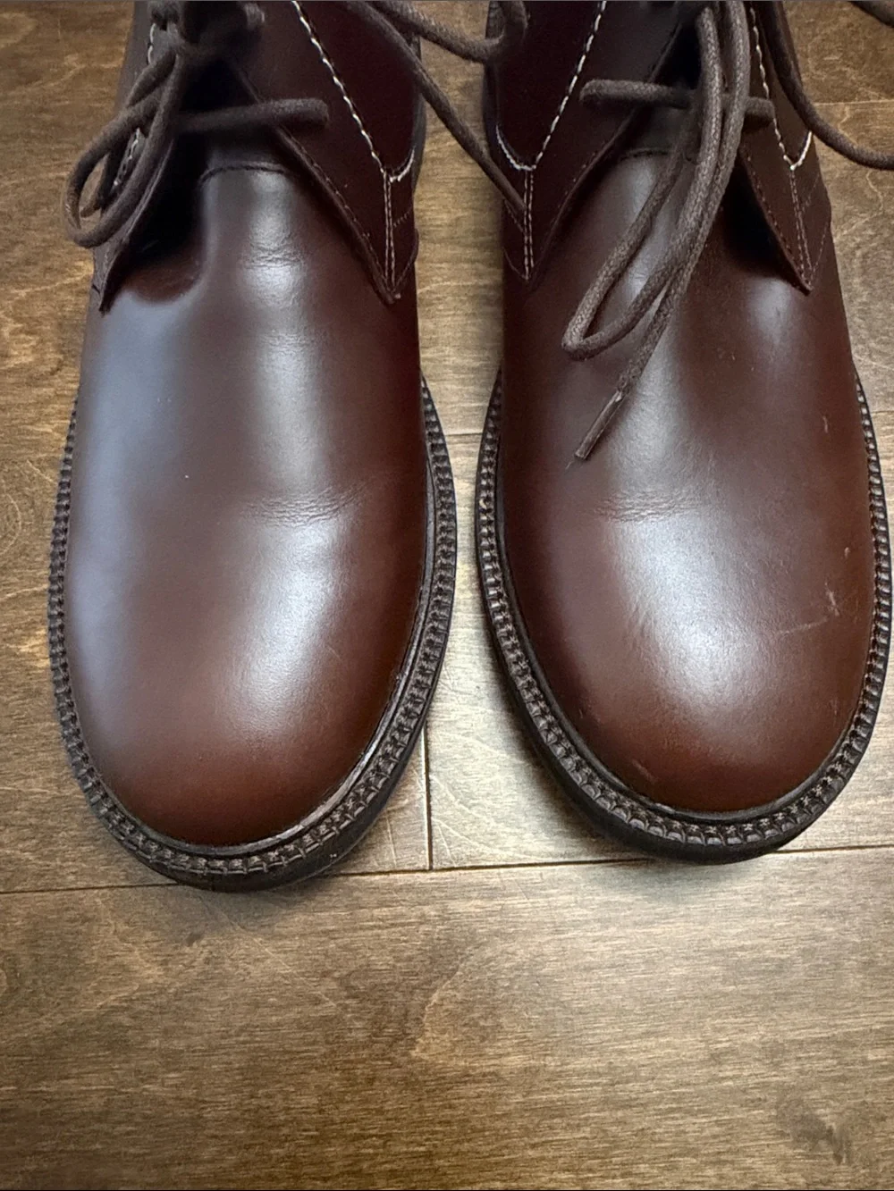 Red Saks Fifth Avenue premium brown