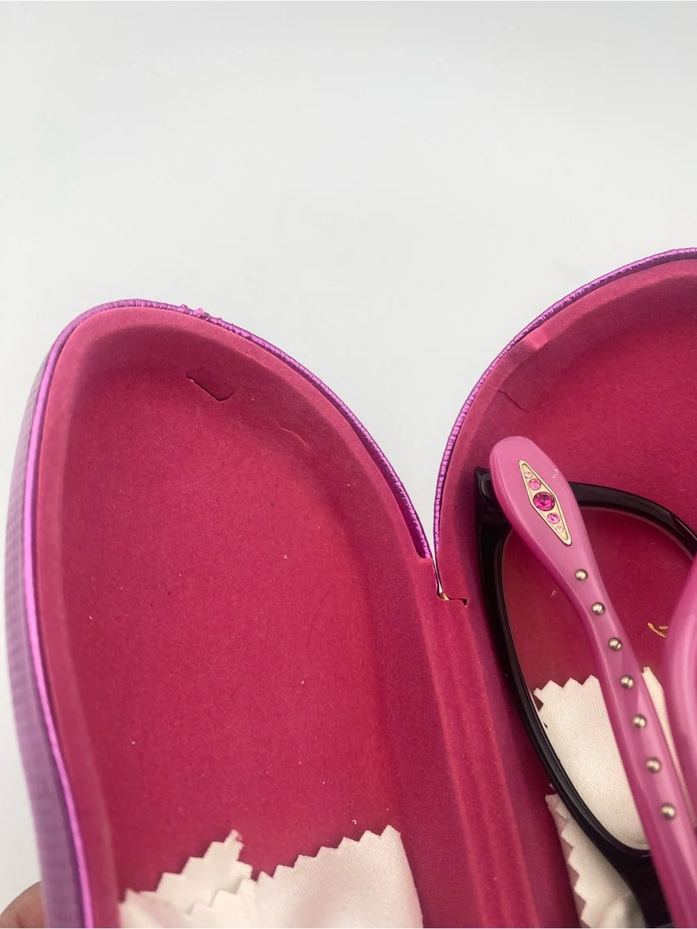 Betsey Johnson classic oval
