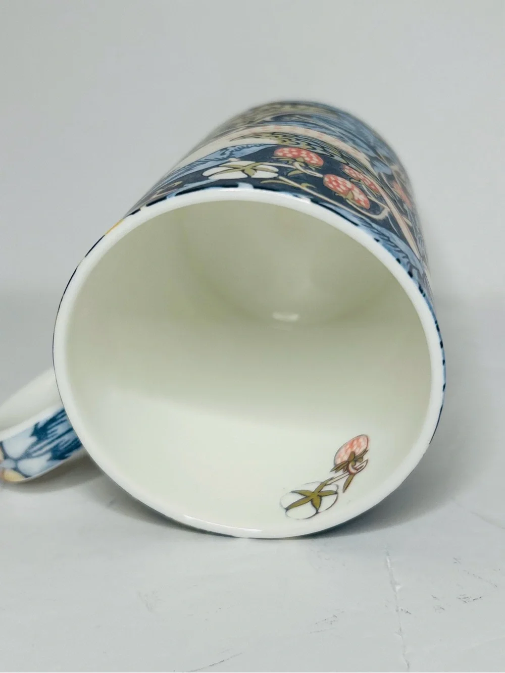 Royal Worcester iconic royal