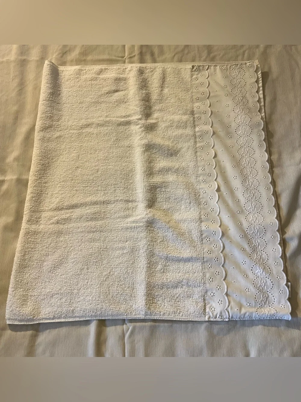 Classic Vintage White Eyelet Border Bath Towel - White Set of 2 Made USA