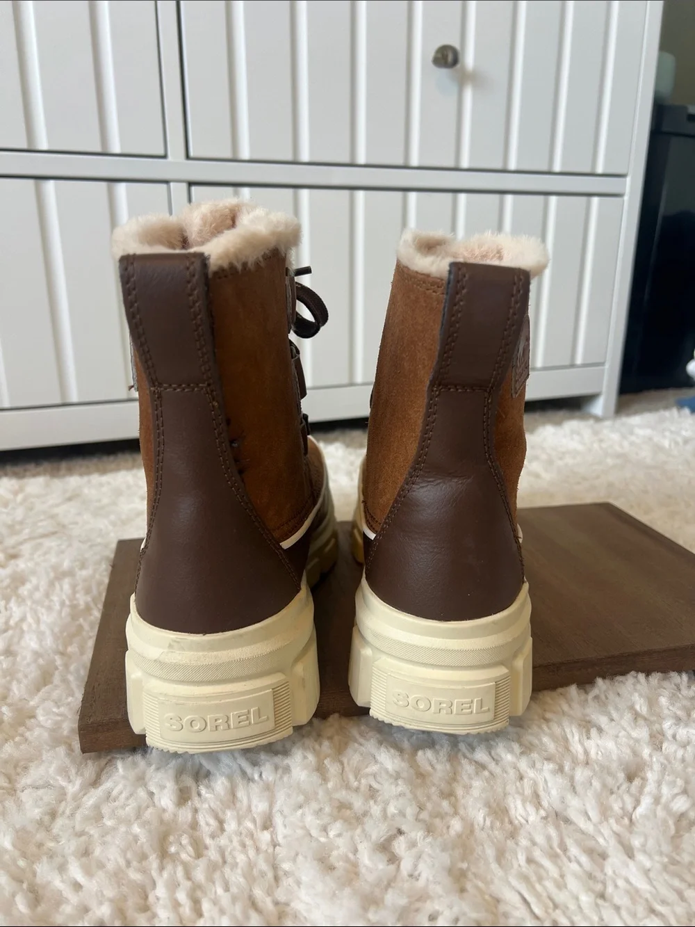 Sorel Brown and Cream Faux-Fur TIVOLI waterproof boot 8.5 New